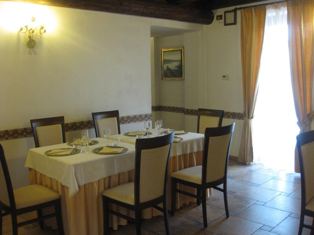 Albergo Giardino Sannazzaro de' Burgondi Exterior foto
