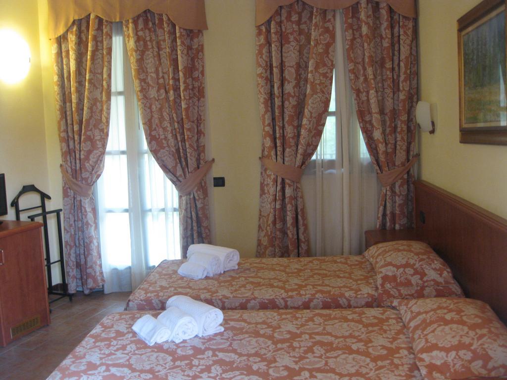 Albergo Giardino Sannazzaro de' Burgondi Zimmer foto