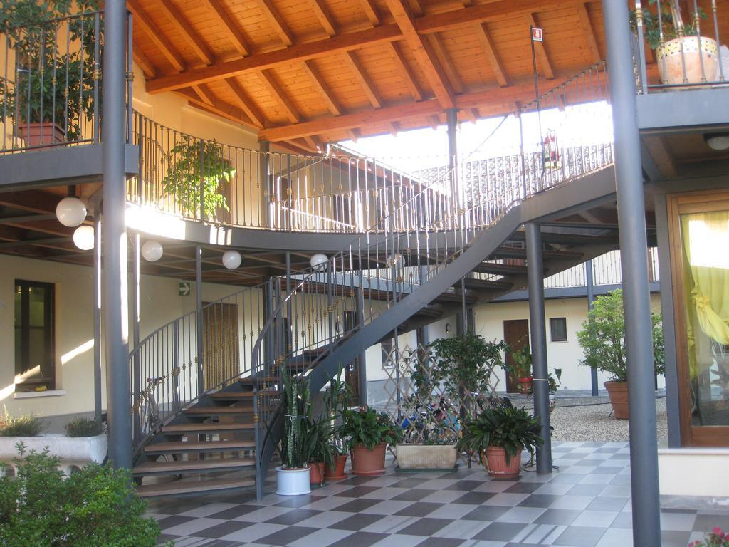 Albergo Giardino Sannazzaro de' Burgondi Exterior foto