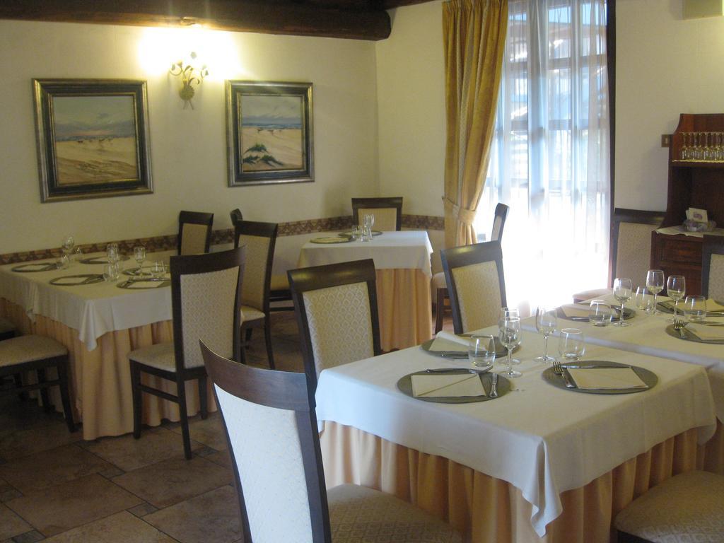 Albergo Giardino Sannazzaro de' Burgondi Exterior foto