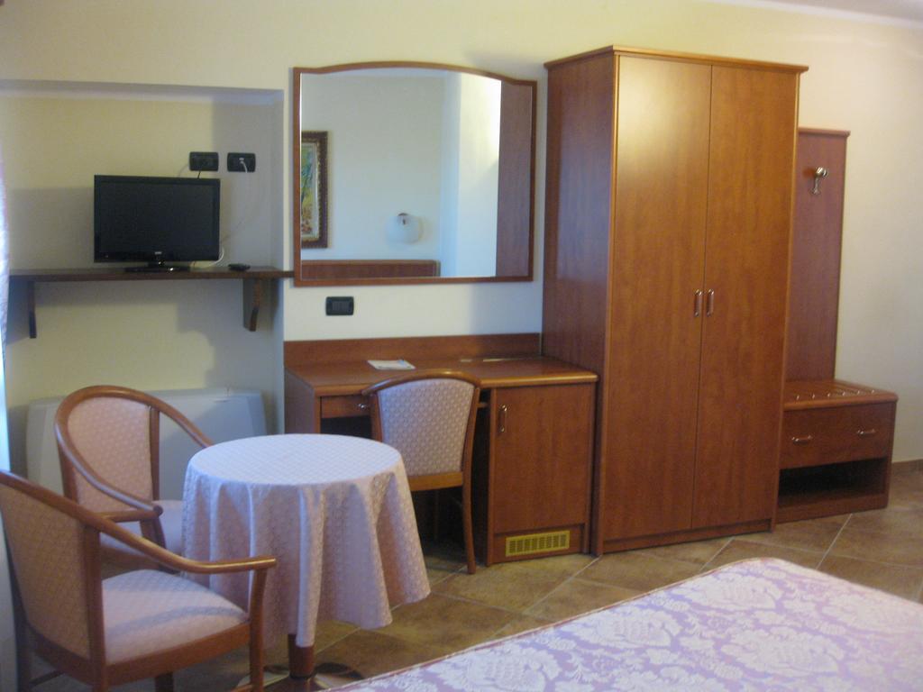 Albergo Giardino Sannazzaro de' Burgondi Zimmer foto