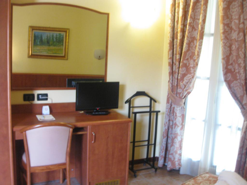 Albergo Giardino Sannazzaro de' Burgondi Zimmer foto