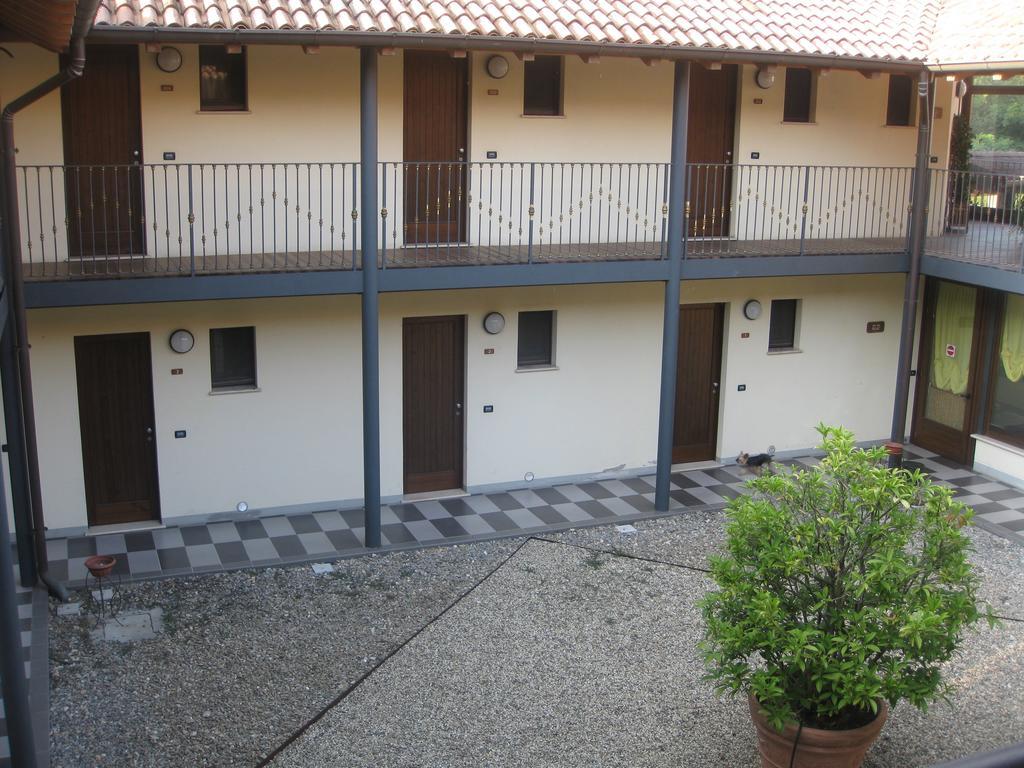 Albergo Giardino Sannazzaro de' Burgondi Exterior foto