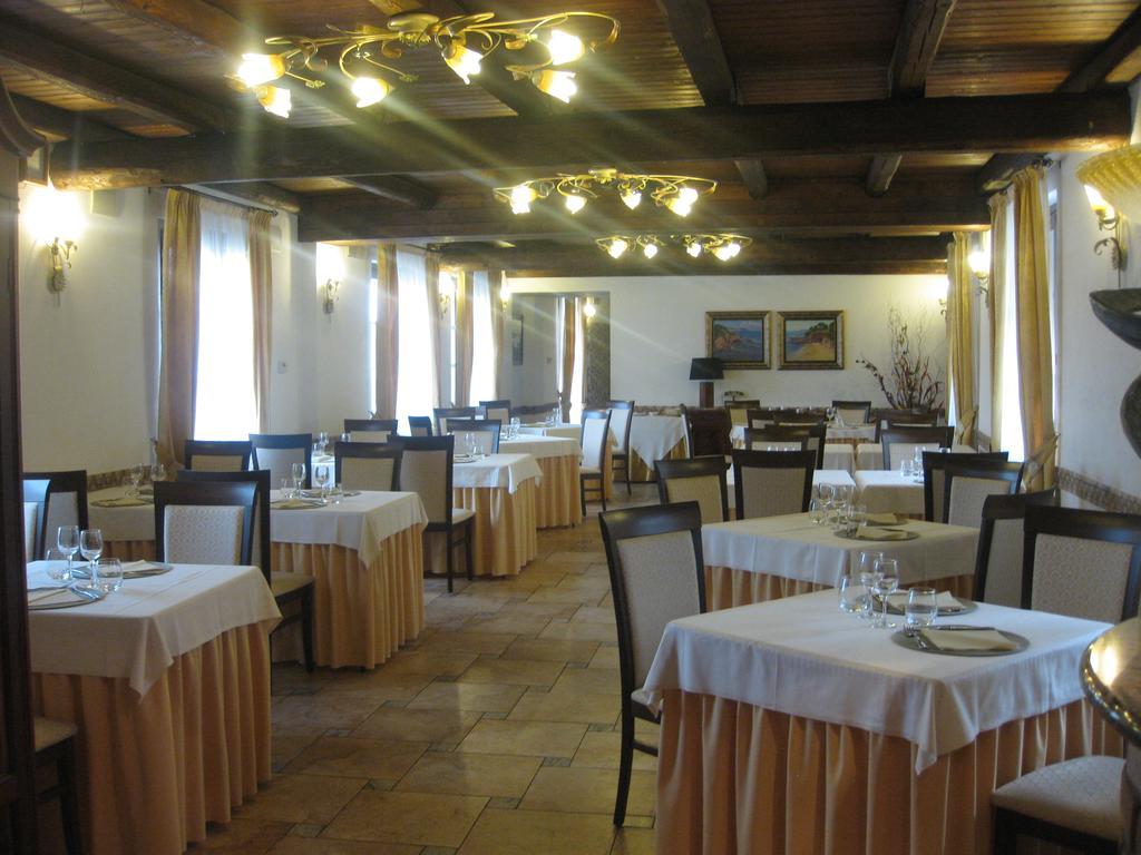 Albergo Giardino Sannazzaro de' Burgondi Exterior foto